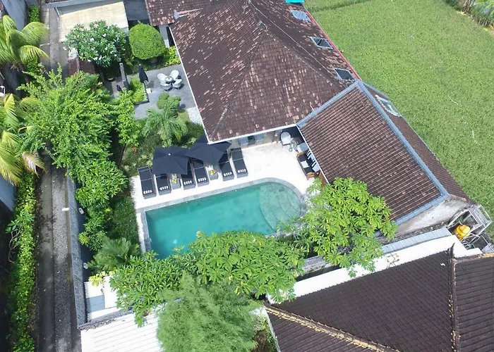 Villa Bloom 1 - 4 Bedrooms, 4 Bathrooms, Private Pool Close To The Beach Seminyak 